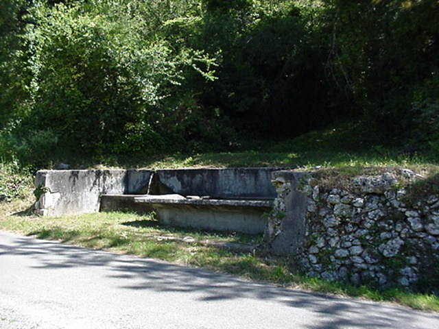 Belvèze Lavoir du Barry